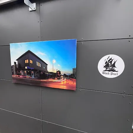 Tiny House Black Pearl Apartment