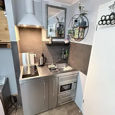 Tiny House Black Pearl